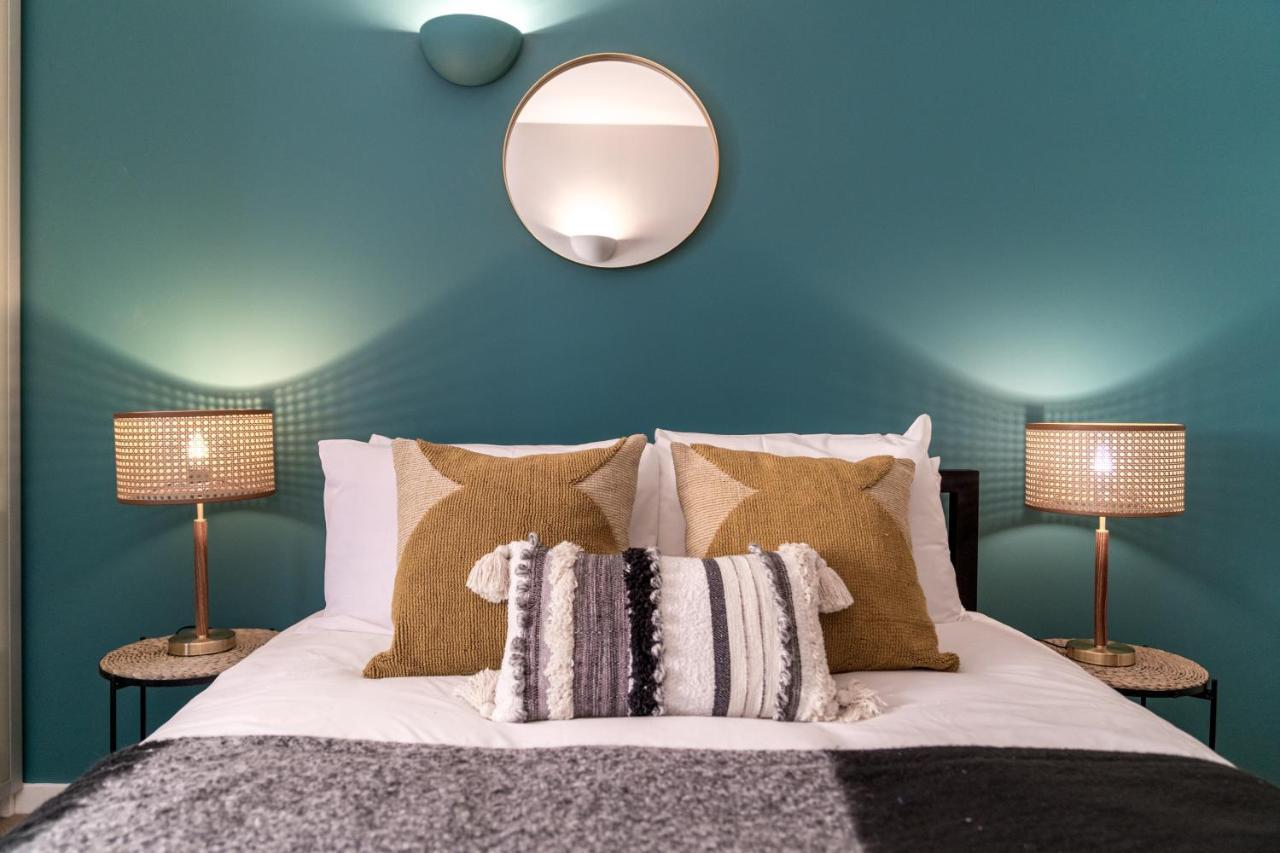 2 Bedroom Apartment With Park Views Shoreditch Londra Esterno foto