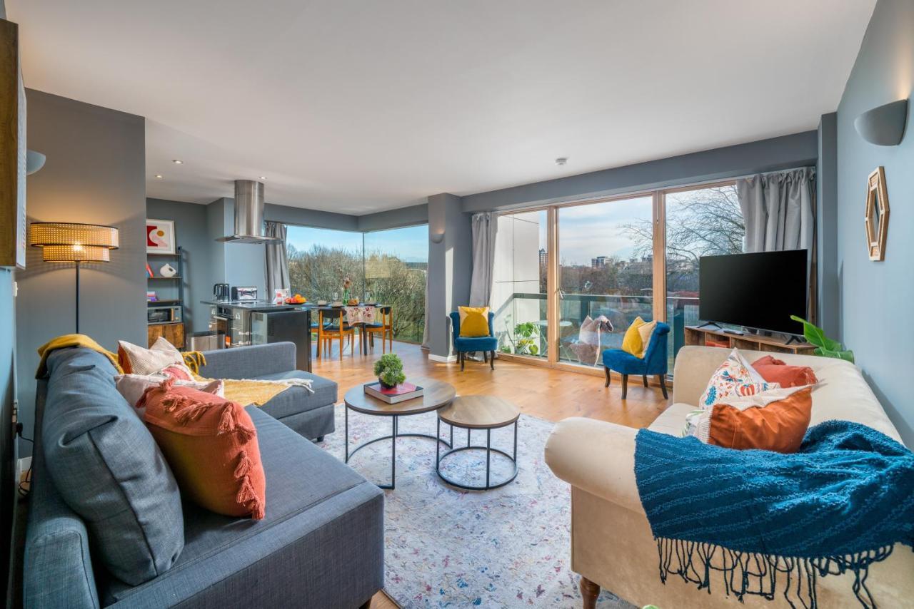 2 Bedroom Apartment With Park Views Shoreditch Londra Esterno foto