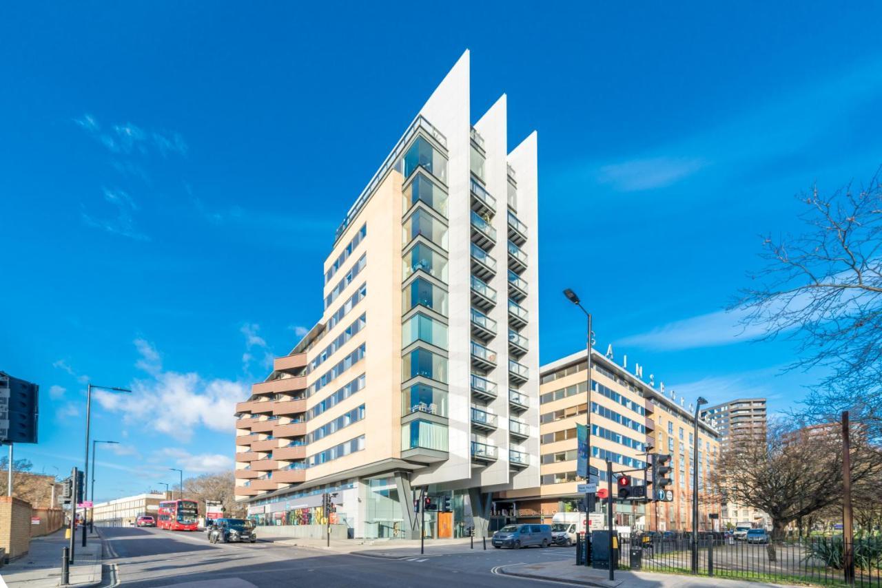 2 Bedroom Apartment With Park Views Shoreditch Londra Esterno foto